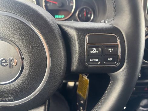 Used 2015 Jeep Wrangler Unlimited Rubicon w/ Connectivity Group image 20