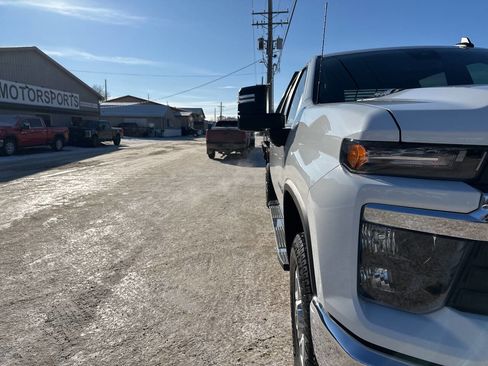 Used 2024 Chevrolet Silverado 2500 LT w/ Convenience Package image 32