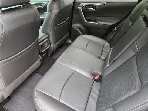 Used 2025 Toyota RAV4 XLE AWD/4WD image 26