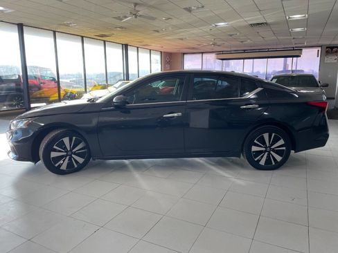 Used 2022 Nissan Altima 2.5 SV image 4