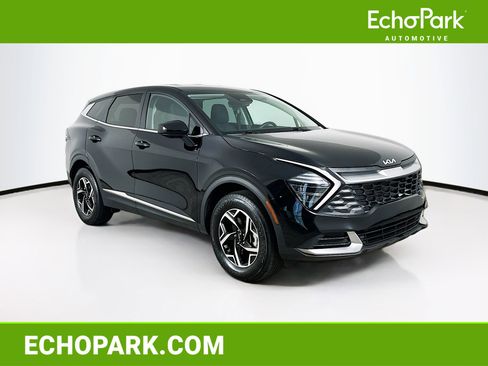 Used 2025 Kia Sportage LX image 1