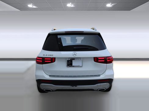 New 2025 Mercedes-Benz GLB 250 image 8