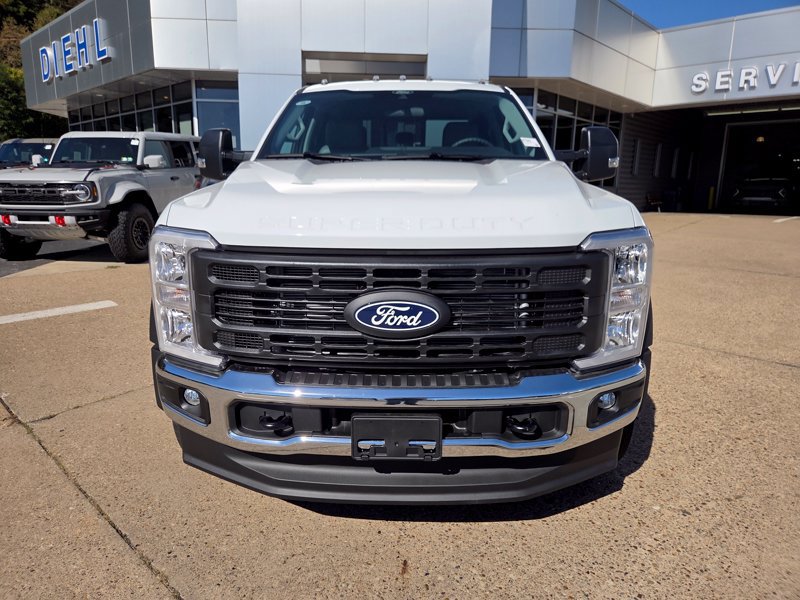 New 2027 Ford F550 4x4 Crew Cab Super Duty w/ XL Chrome Package image 2