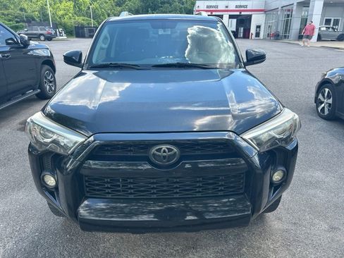 Used 2016 Toyota 4Runner SR5 RWD image 2