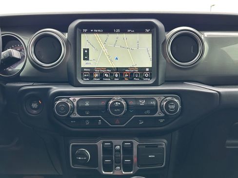 Used 2020 Jeep Wrangler Unlimited Sahara w/ Uconnect 4C Nav & Sound Group image 5