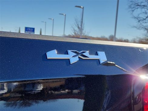 New 2026 GMC Sierra 1500 SLT w/ SLT Premium Plus Package image 14