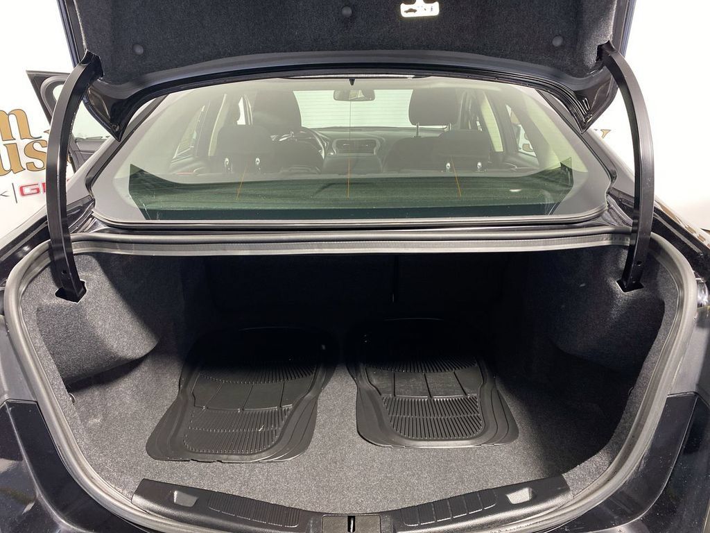 Used 2019 Ford Fusion SE FWD image 22