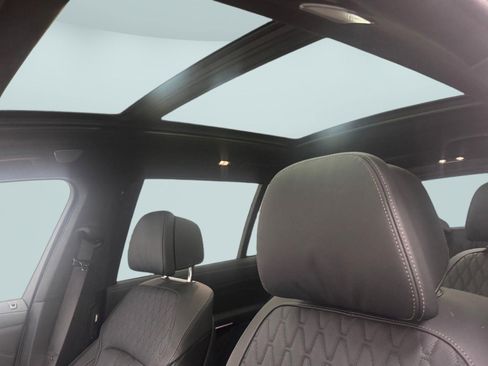 Certified 2025 BMW X7 M60i image 13
