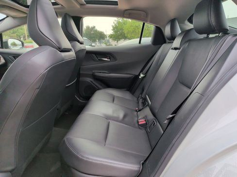 Used 2024 Toyota Prius XLE FWD image 31