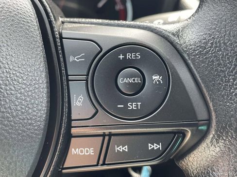 Used 2025 Toyota RAV4 LE image 19