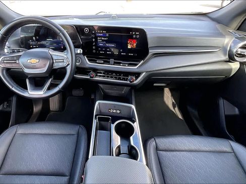 Used 2025 Chevrolet Equinox LT w/ Convenience Package II image 14