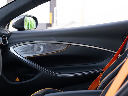 Used 2023 McLaren Artura RWD image 62