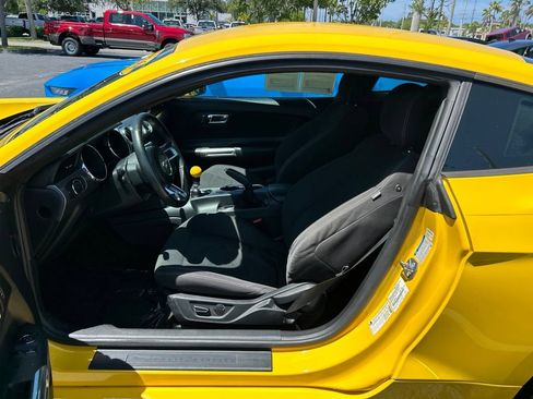 Used 2016 Ford Mustang GT w/ GT Performance Package RWD image 9