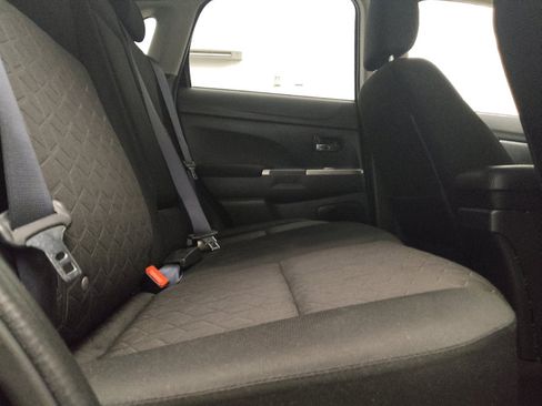 Used 2021 Mitsubishi Outlander Sport SE FWD image 19
