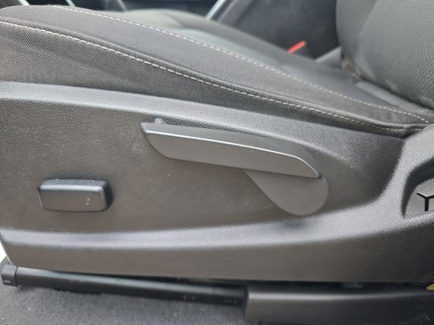 Used 2022 Chevrolet Colorado LT w/ LT Convenience Package image 13