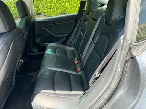 Used 2023 Tesla Model 3 Standard Range image 13