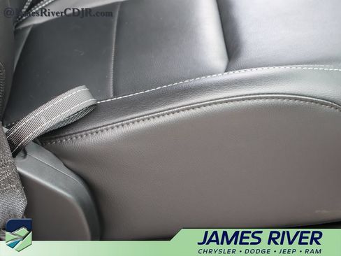 Used 2023 Jeep Wrangler Unlimited Sahara w/ Cold Weather Group AWD/4WD image 10