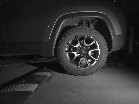 Used 2025 Jeep Compass Trailhawk image 14