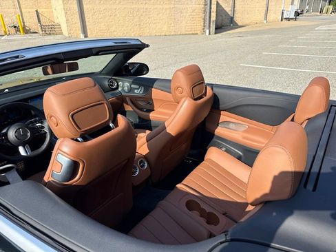 Used 2023 Mercedes-Benz E 450 4MATIC Cabriolet image 11