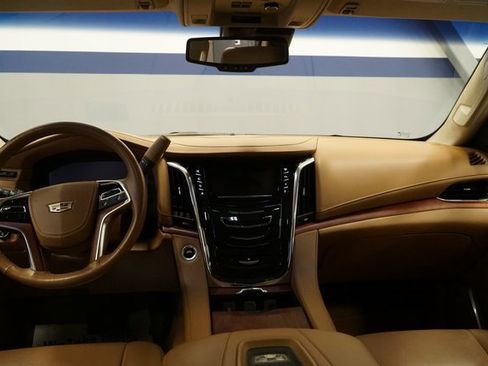 Used 2015 Cadillac Escalade Platinum image 13