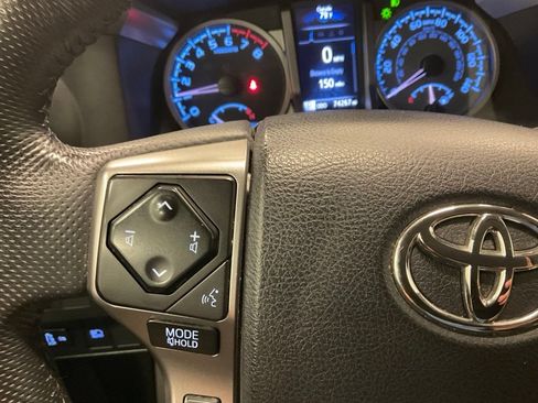 Used 2023 Toyota Tacoma SR5 w/ Technology Package AWD/4WD image 21