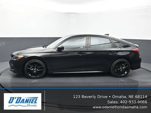 Used 2023 Honda Civic Sport image 2
