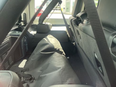 Used 2024 Jeep Wrangler Unlimited Rubicon AWD/4WD image 12