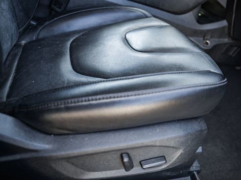 Used 2022 Ford Edge Titanium image 36