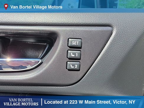 Used 2018 Subaru Legacy 3.6R Limited AWD/4WD image 12
