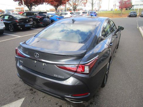Used 2023 Lexus ES 350 w/ Premium Package image 5