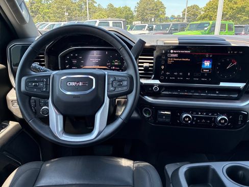 Used 2026 GMC Sierra 1500 SLT AWD/4WD image 14