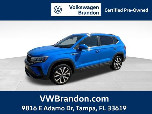 Certified 2023 Volkswagen Taos SE image 1