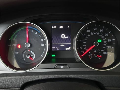 Used 2016 Volkswagen e-Golf SEL Premium w/ Driver Assistance Package image 21