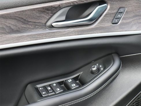 New 2024 Jeep Grand Cherokee L Limited w/ Luxury Tech Group II image 20