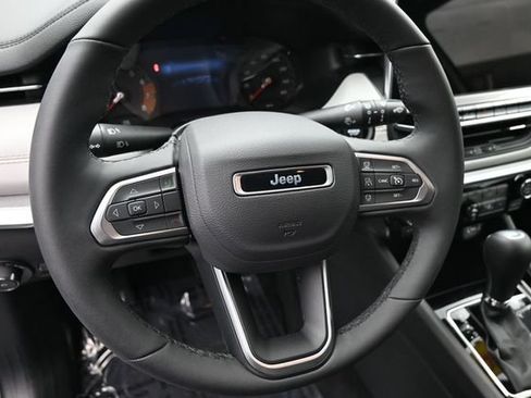 Used 2026 Jeep Compass Limited AWD/4WD image 17