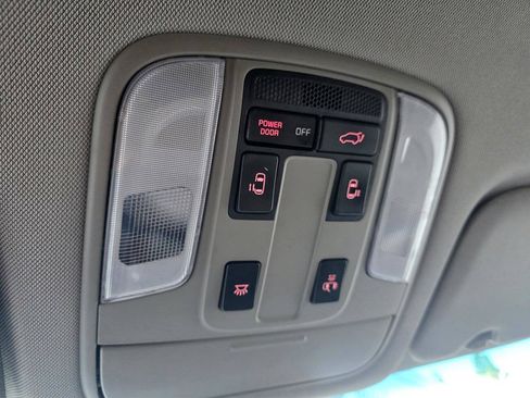 Used 2018 Kia Sedona EX FWD image 18