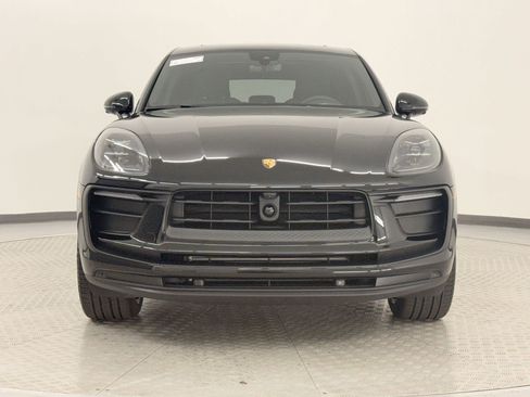 Certified 2025 Porsche Macan image 7