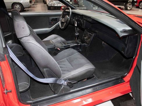 Used 1987 Chevrolet Camaro Z28 RWD image 27