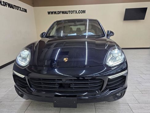 Used 2016 Porsche Cayenne AWD/4WD image 3