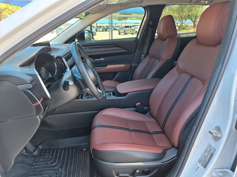 Used 2024 MAZDA CX-50 AWD 2.5 Turbo w/ Premium Pkg image 9