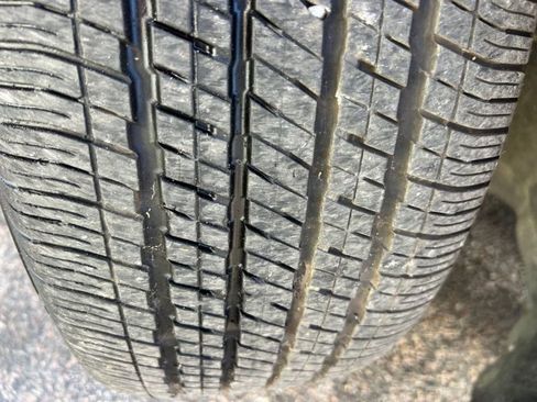 Used 2023 Chrysler Voyager LX image 46