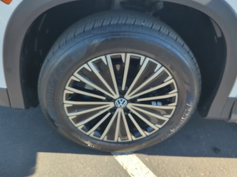 Used 2025 Volkswagen Tiguan S w/ 18" Wheel Package image 25