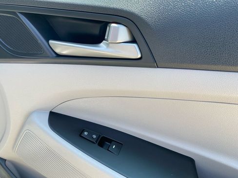Used 2018 Hyundai Tucson SE FWD image 12