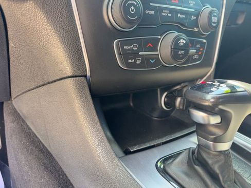 Used 2019 Dodge Charger R/T w/ Stars & Stripes Edition RWD image 25