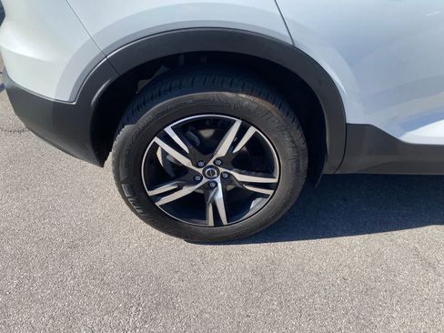 Used 2024 Volvo XC40 B5 Core AWD/4WD image 5