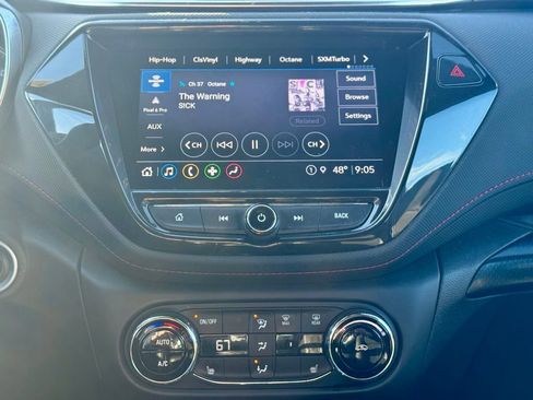 Used 2021 Chevrolet TrailBlazer RS w/ Technology Package image 21