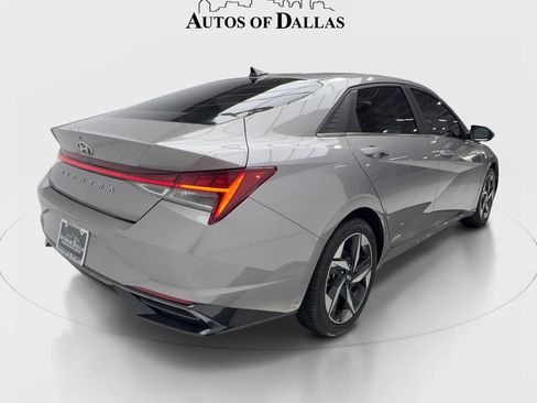 Used 2022 Hyundai Elantra SEL w/ Convenience + Premium Package FWD image 7