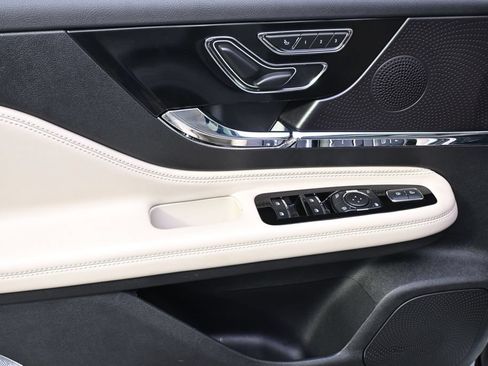 Used 2026 Lincoln Corsair Premiere AWD/4WD image 22