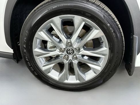 Used 2024 Toyota Highlander Limited AWD/4WD image 34