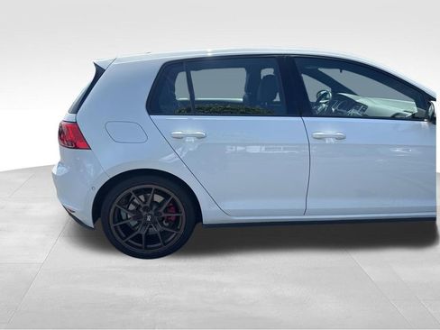 Used 2016 Volkswagen Golf 4-Door FWD image 6